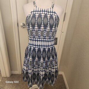 Vince Camuto Print Dress. NWT. Size 6